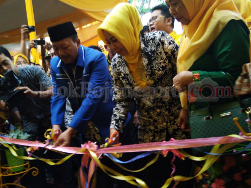 Sukur: Mulyoatine Bukan Pasangan Boneka